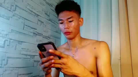Snapshot of yourdreamboyx chatting on 01/19/25, 06:20 Rence online show from 01/19/25, 06:20
