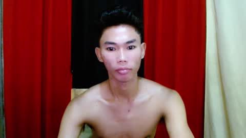 Snapshot of yourdreamboyx chatting on 02/10/25, 11:57 Rence online show from 02/10/25, 11:57