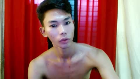 Snapshot of yourdreamboyx chatting on 02/24/25, 06:05 Rence online show from 02/24/25, 06:05