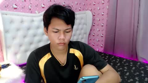 Snapshot of yourdreamboyxx chatting on 09/26/25, 06:34 HEN online show from 09/26/25, 06:34