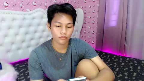 Snapshot of yourdreamboyxx chatting on 09/28/25, 01:55 HEN online show from 09/28/25, 01:55