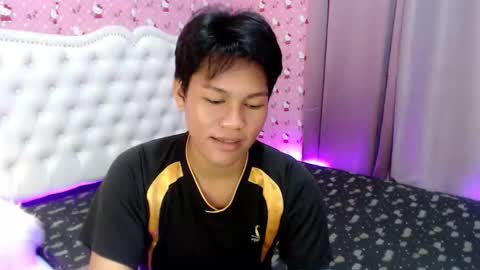 Snapshot of yourdreamboyxx chatting on 10/01/25, 09:21 HEN online show from 10/01/25, 09:21