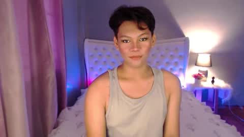 Snapshot of yourdreamboyxx chatting on 10/24/25, 10:28 HEN online show from 10/24/25, 10:28