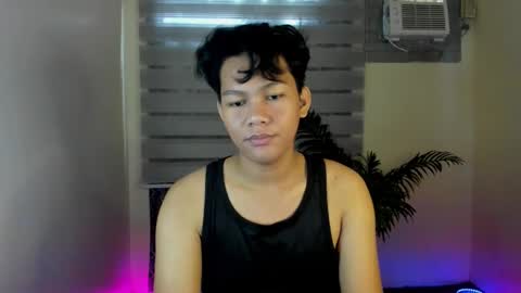 Snapshot of yourdreamboyxx chatting on 11/11/25, 12:21 HEN online show from 11/11/25, 12:21