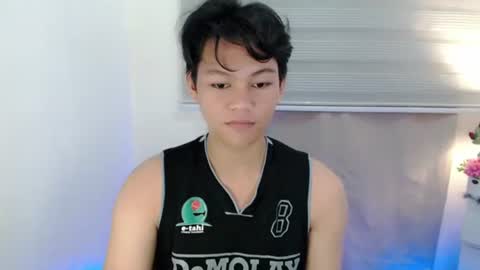 Snapshot of yourdreamboyxx chatting on 12/05/25, 07:32 HEN online show from 12/05/25, 07:32