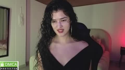 Snapshot of yourdreamgirl2025 chatting on 06/04/26, 12:05 yourdreamgirl2025 online show from 06/04/26, 12:05