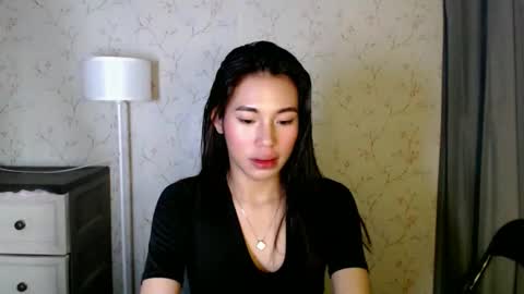 Snapshot of yourdreamgirlgwen chatting on 05/26/26, 08:27 GWENI online show from 05/26/26, 08:27