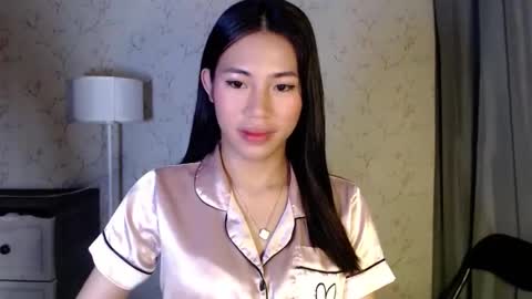Snapshot of yourdreamgirlgwen chatting on 05/29/26, 08:29 GWENI online show from 05/29/26, 08:29