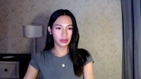 Snapshot of yourdreamgirlgwen chatting on 06/02/26, 01:02 GWENI online show from 06/02/26, 01:02