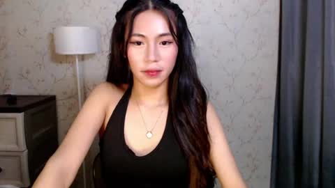 Snapshot of yourdreamgirlgwen chatting on 06/24/26, 06:29 GWENI online show from 06/24/26, 06:29