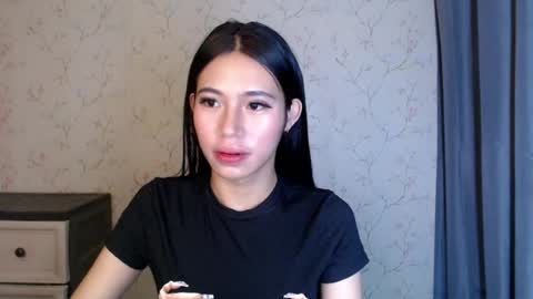 Snapshot of yourdreamgirlgwen chatting on 07/28/26, 10:20 GWENI online show from 07/28/26, 10:20