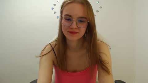 Snapshot of yourdreamray chatting on 10/04/25, 05:33 Lana online show from 10/04/25, 05:33