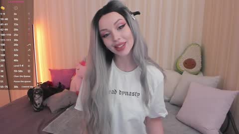 Mary online show from 02/04/25, 08:02