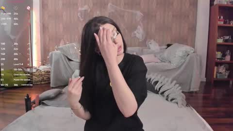 Mary online show from 11/02/25, 10:17