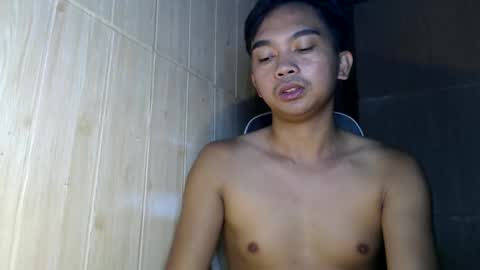 Snapshot of yourfantasyboyjr chatting on 10/17/25, 04:53 i am your dream boy  JR  online show from 10/17/25, 04:53