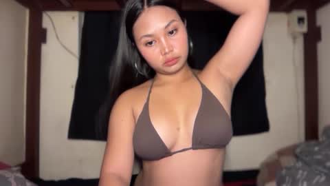 yourfantasyyy_ online show from 04/15/26, 07:54