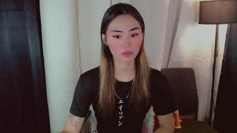 Snapshot of yourfavorateremi chatting on 10/10/25, 05:06 Remrem online show from 10/10/25, 05:06