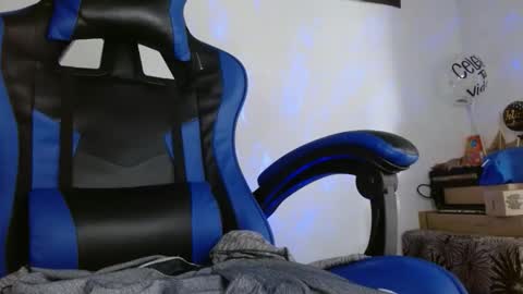 yourfavorite_bigclit online show from 11/28/25, 03:04