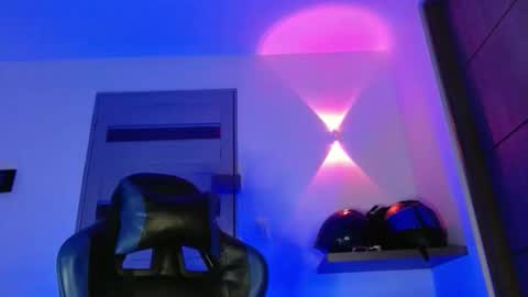 yourfavorite_bigclit online show from 04/23/26, 09:19