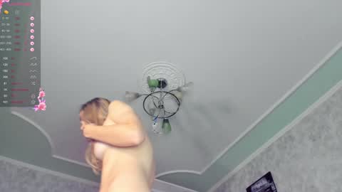 Snapshot of yourgirl_044 chatting on 12/20/24, 12:16 yourgirl_044 online show from 12/20/24, 12:16