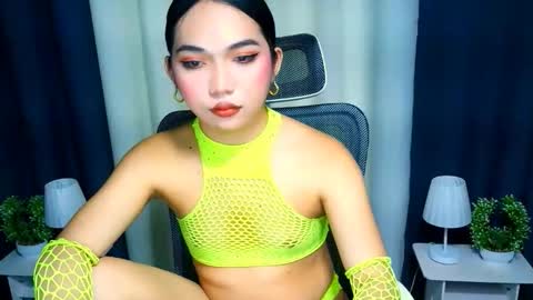 Goddess Yoshi online show from 11/12/25, 11:03