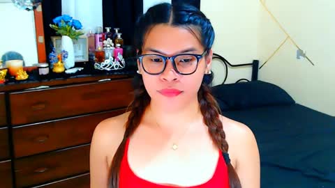 Snapshot of yourgoddesscruella chatting on 03/24/26, 05:29 yourgoddesscruella online show from 03/24/26, 05:29