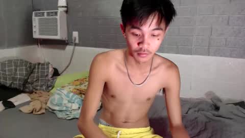 Snapshot of yourguy_josh23 chatting on 04/16/26, 08:37 Josh online show from 04/16/26, 08:37