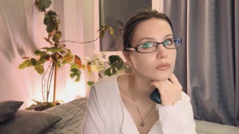 Snapshot of yourher0in chatting on 03/10/25, 06:23 Aida online show from 03/10/25, 06:23