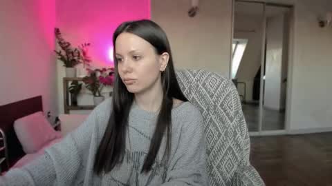 Snapshot of yourher0in chatting on 09/15/25, 12:05 Aida online show from 09/15/25, 12:05