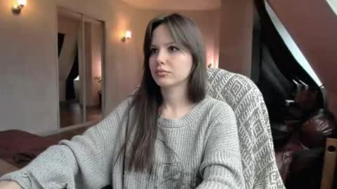 Snapshot of yourher0in chatting on 09/24/25, 11:13 Aida online show from 09/24/25, 11:13