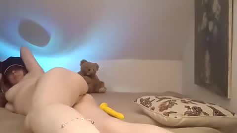 Snapshot of yourhollyhorne chatting on 09/30/25, 11:43 HollyHorne online show from 09/30/25, 11:43