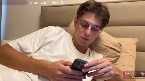 Chris online show from 09/30/25, 07:46