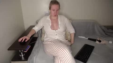 Iamyourdream online show from 04/11/26, 08:35