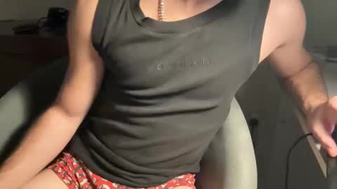 Snapshot of yourhotdude99 chatting on 02/08/26, 05:27 yourhotdude99 online show from 02/08/26, 05:27