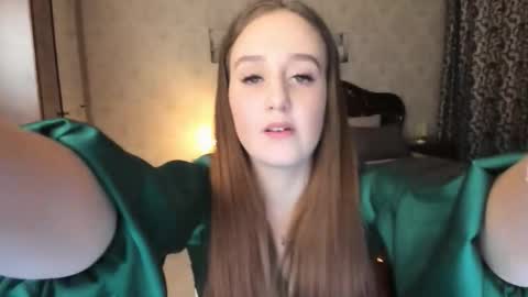 Snapshot of yourhotmariam chatting on 10/22/25, 04:13 Mariam online show from 10/22/25, 04:13