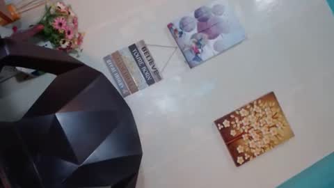 Mauie  online show from 02/04/25, 10:24