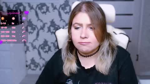 Snapshot of yourkarma_2_0 chatting on 09/18/25, 12:18 Karma online show from 09/18/25, 12:18