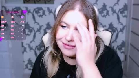 Snapshot of yourkarma_2_0 chatting on 10/19/25, 02:40 Karma online show from 10/19/25, 02:40