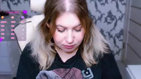 Snapshot of yourkarma_2_0 chatting on 10/23/25, 04:50 Karma online show from 10/23/25, 04:50