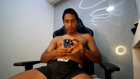 Your Latin Mamba online show from 10/27/25, 04:27