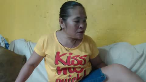 Snapshot of yourlove_regine chatting on 01/21/25, 02:33 Regine online show from 01/21/25, 02:33