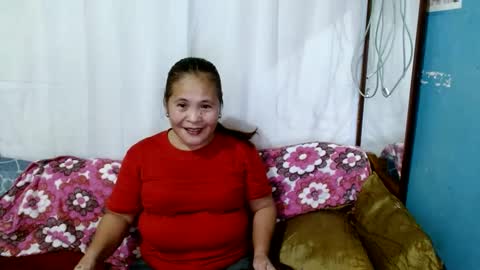 Snapshot of yourlove_regine chatting on 02/15/25, 08:33 Regine online show from 02/15/25, 08:33