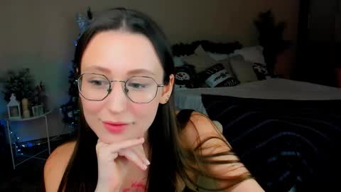 Snapshot of yourlovelystoryy chatting on 01/11/26, 04:23 Vetta online show from 01/11/26, 04:23