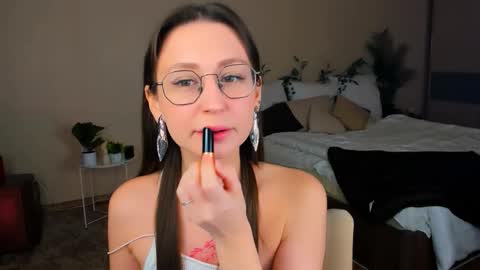 Snapshot of yourlovelystoryy chatting on 01/15/26, 11:26 Vetta online show from 01/15/26, 11:26