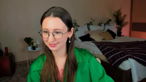 Snapshot of yourlovelystoryy chatting on 01/19/26, 04:33 Vetta online show from 01/19/26, 04:33