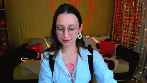 Snapshot of yourlovelystoryy chatting on 02/12/26, 04:35 Vetta online show from 02/12/26, 04:35