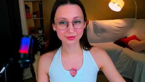 Snapshot of yourlovelystoryy chatting on 02/17/26, 11:29 Vetta online show from 02/17/26, 11:29