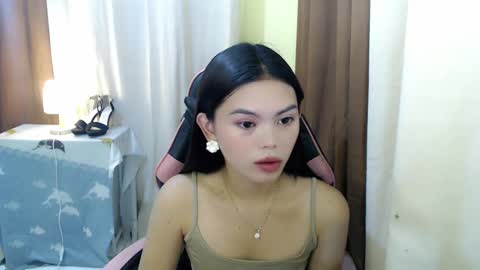 Snapshot of yourlovelytranspinay chatting on 02/05/25, 01:04 your lovely Dina online show from 02/05/25, 01:04