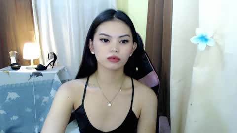 Snapshot of yourlovelytranspinay chatting on 03/11/25, 04:32 your lovely Dina online show from 03/11/25, 04:32