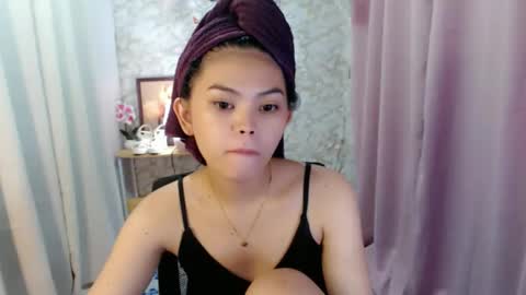 your lovely Dina online show from 12/16/25, 02:49